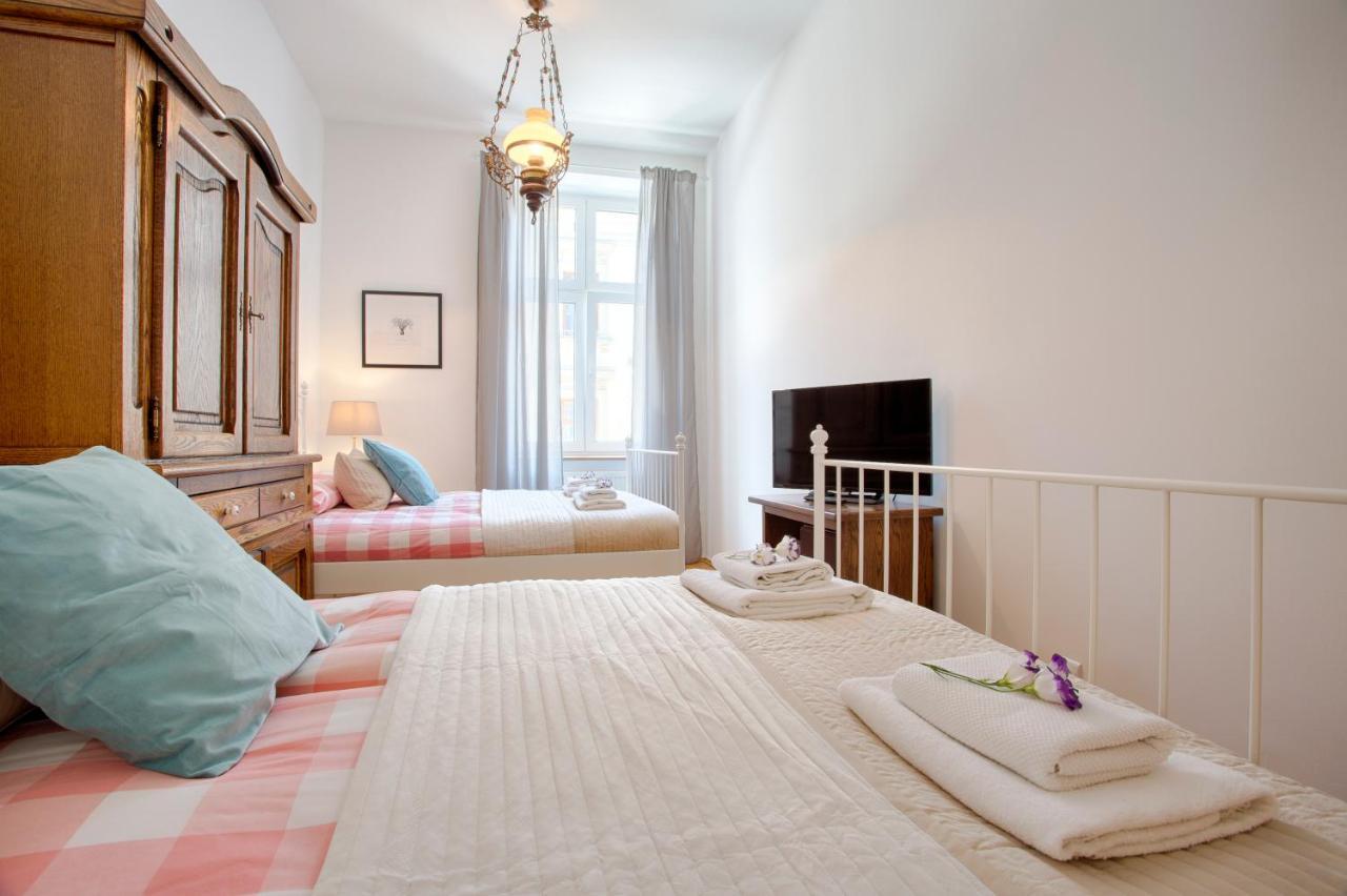 Tyzenhauz Apartments Economy Krasków Dış mekan fotoğraf