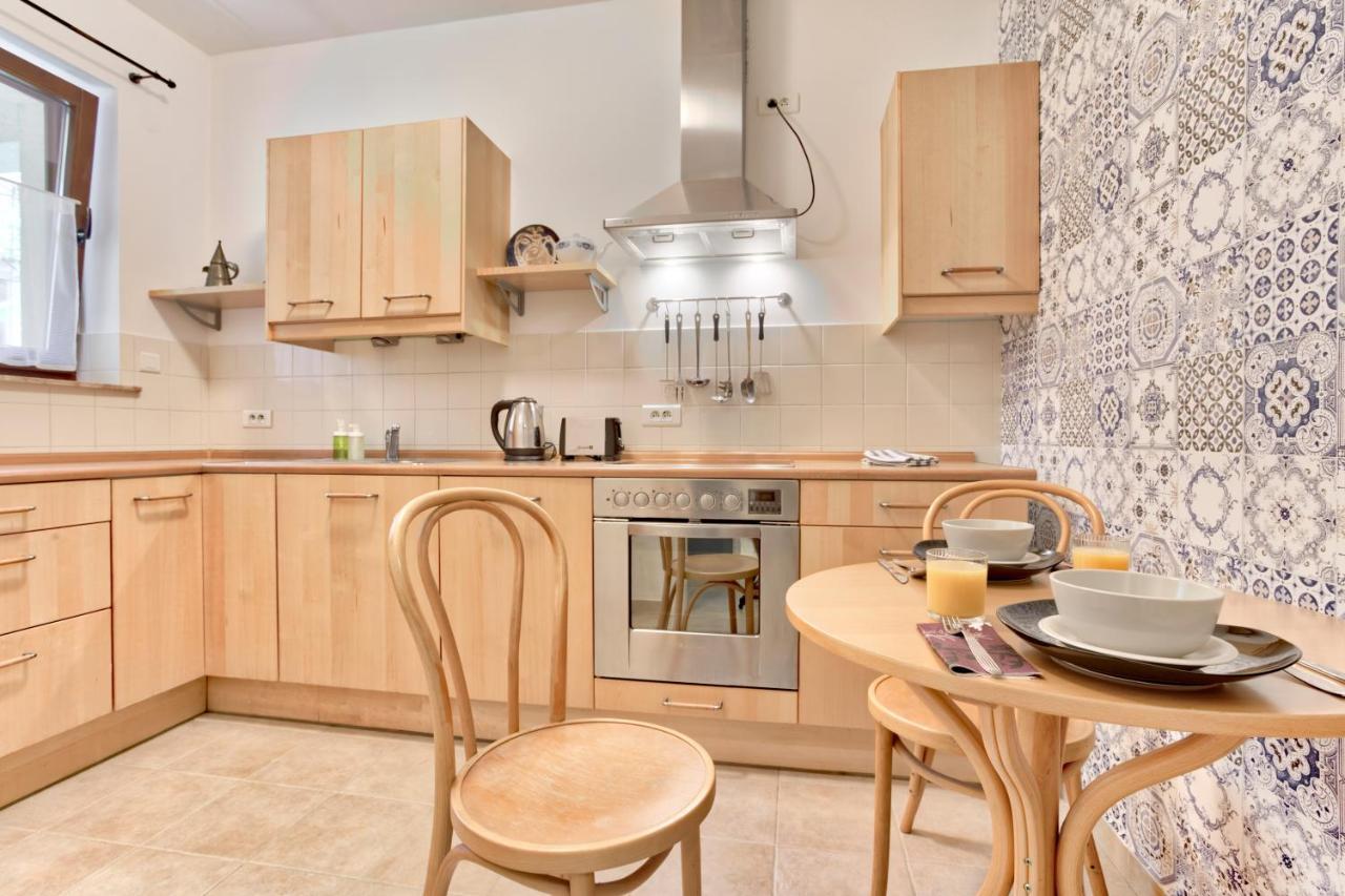 Tyzenhauz Apartments Economy Krasków Dış mekan fotoğraf