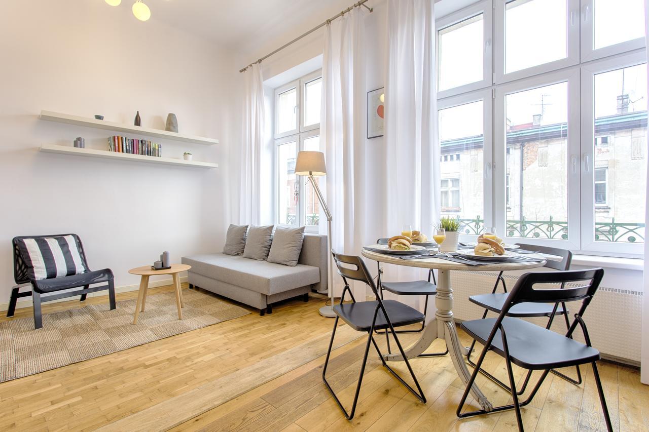 Tyzenhauz Apartments Economy Krasków Dış mekan fotoğraf