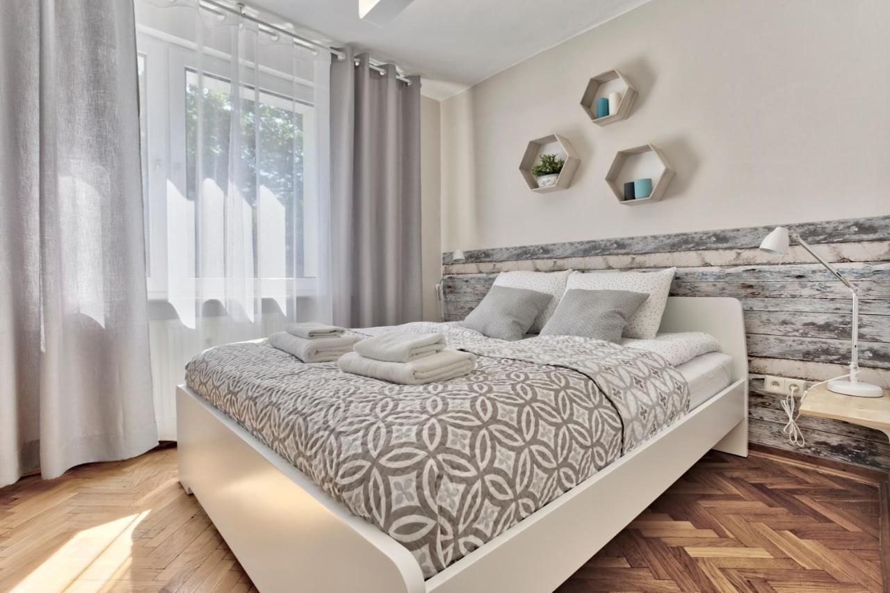 Tyzenhauz Apartments Economy Krasków Dış mekan fotoğraf